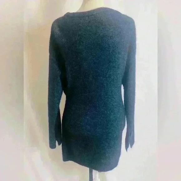Genuine People *NWOT* Sexy off the shoulder, tie mohair sweater, size small - Picture 5 of 8